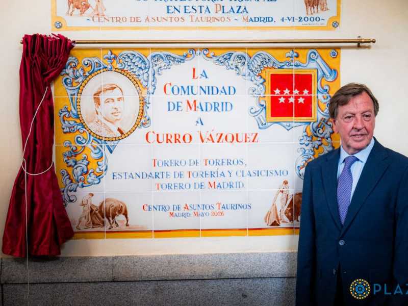 Curro Vázquez ya tiene su azulejo en su plaza de Las Ventas