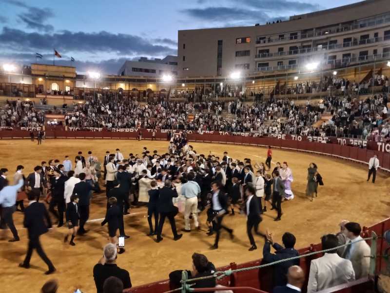 Roca Rey abré la puerta grande de Jerez